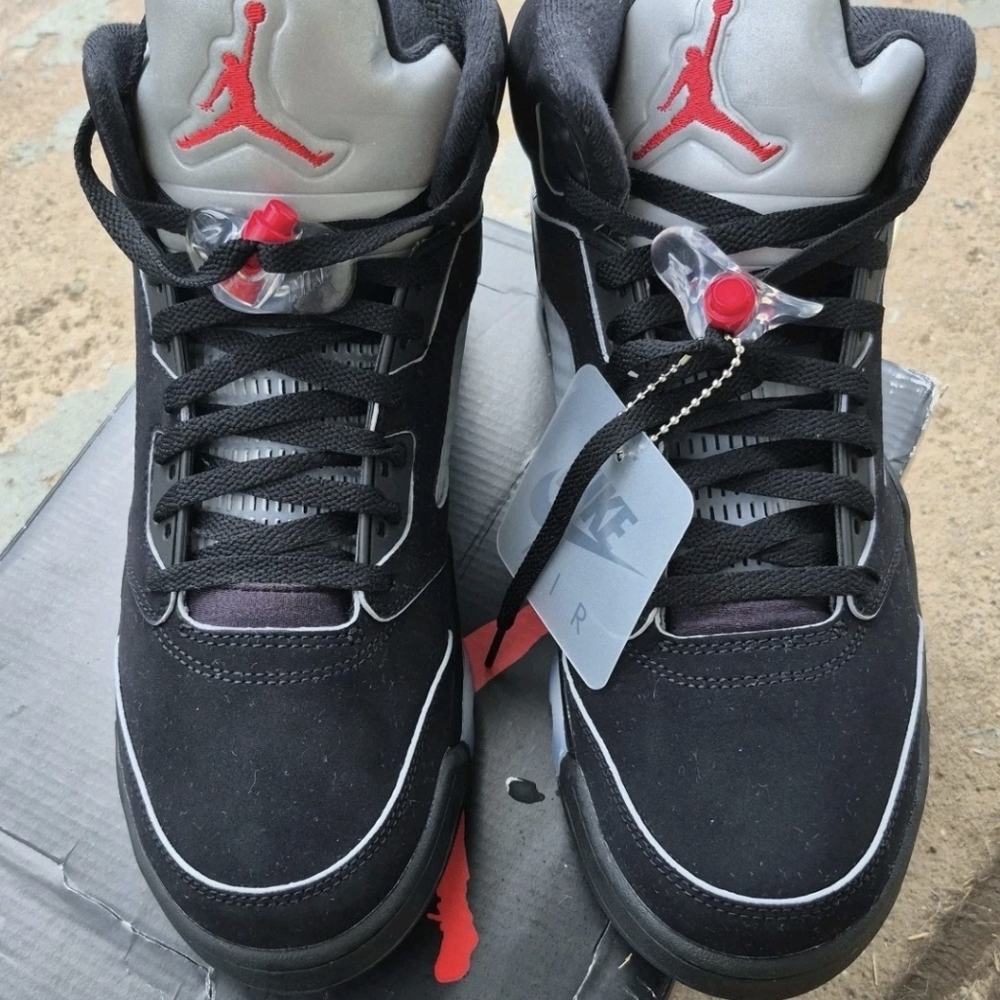 Jordan Retro 5 Black Metallic Reimagined.